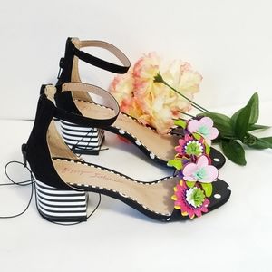 BETSEY JOHNSON INDY FLORAL SANDALS SHOES SZ